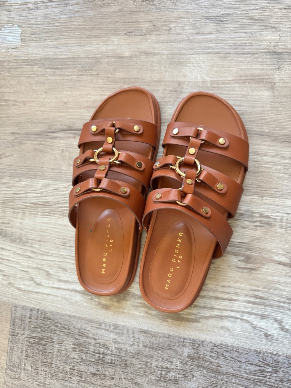 Marc Fisher LTD Verity Cognac Sandals Gold Hardware 8.5 – NWOT